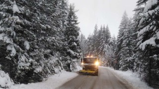 Временно е ограничено движението на тирове над 12 т на