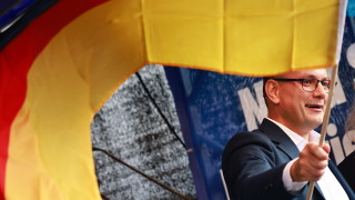 Германската крайнодясна Алтернатива за Германия AfD за първи път спечели
