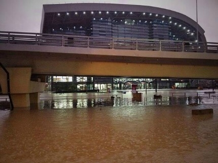 Проливен дъжд и три смерча удариха Сочи