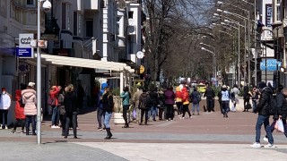 Граждани алармираха за опашки пред Бюрото по труда във Варна