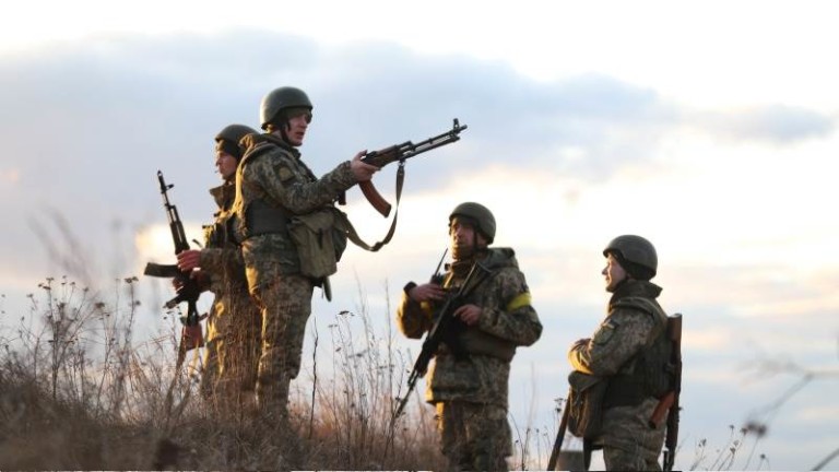 Украински власти съобщават, че руската армия обстрелва отново Донецка и