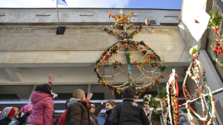 49 училища остават затворени и днес