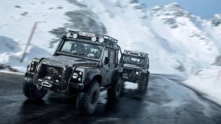 Land Rover от последния филм за Джеймс Бонд се продава