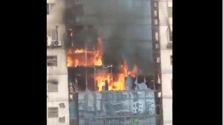 Голям пожар възникна в 19 етажна офис сграда в бангладешката столица