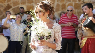 Енджи Касабие: Сватбената ми рокля е за $ 150 000 (СНИМКИ)