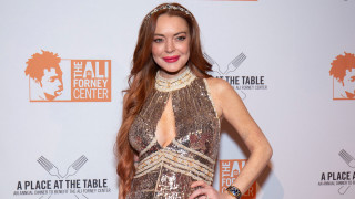 Последно мяркахме Линдзи Лоън покрай комедийния сериал Sick Note който