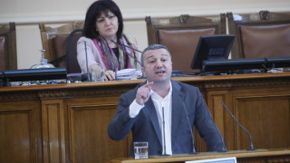 Депутатите се скараха за дата и час кога да бъде