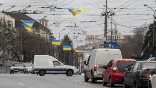 Украинските и руските сили са договорили девет хуманитарни коридора за
