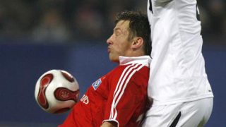 Хамбургер победи Астън Вила с 3:1