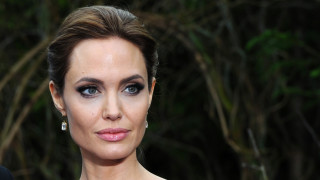 Анджелина Джоли използва списание Time където в оp еd статия писмен