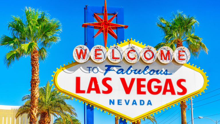 Продават емблематичен хотел в Лас Вегас за рекордните $1 милиард