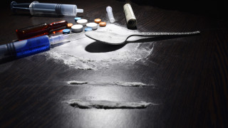 Държавата погва и онлайн наркотиците