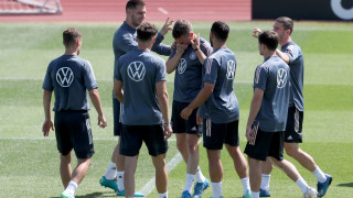 Трима титуляри пропуснаха днешната тренировка на германския национален отбор Томас Мюлер