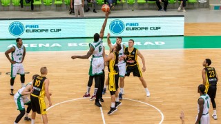 Балкан загуби с минималното 95 96 от унгарския Фалко Сомбатхей първия