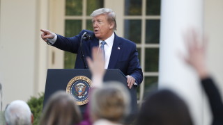 Доналд Тръмп подхрани медийната теория че пандемията от новия коронавирус