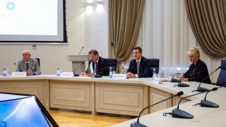 Министър Никола Стоянов търси още газ в Азербайджан