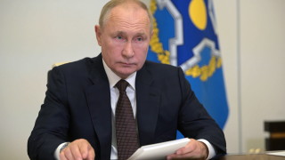 Президентът на Русия Владимир Путин принуден да се самоизолира заради