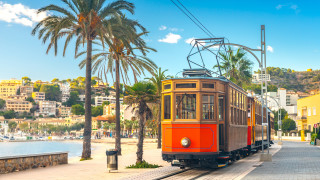 През 2024 г Испания посрещна рекордните 94 милиона посетители с