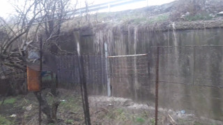 Ремонтът на пътя между София и Перник не става, сигнализират местни