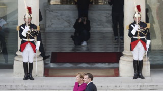 Политически совалки на премиера Тереза Мей в Берлин и Париж