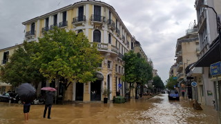 Двама загинали от урагана Янос в Гърция