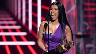 Почитателите на Cardi B най сетне могат да ликуват защото отдавна