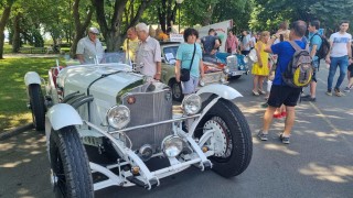 Парад на ретро коли в Бургас