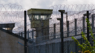 Няколко затворници биват погрешно освобождавани от британските затвори всяка седмица