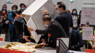 Кандидати подкрепящи Пекин ще заемат почти всички места в новия