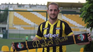 Стивън Петков официално стана част от отбора на Ботев Пловдив