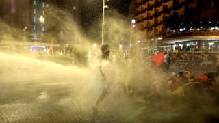 Хиляди израелци участваха в демонстрация във вторник вечерта пред официалната