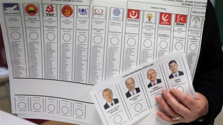 Кандидатът на ултранационалистите Синан Оган, който събра около 5% от