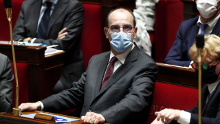 Франция задължава носенето на маски на закрити обществени пространства от