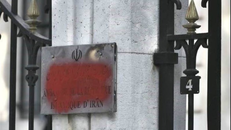Кюрди атакуваха посолството на Иран в Париж 