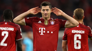 Роберт Левандовски вкара хет трик при гостуването на Байерн Мюнхен на Кьолн