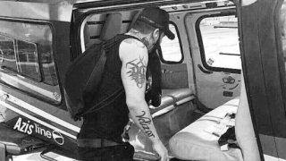 Азис се фука с хеликоптер „Азис лайн”