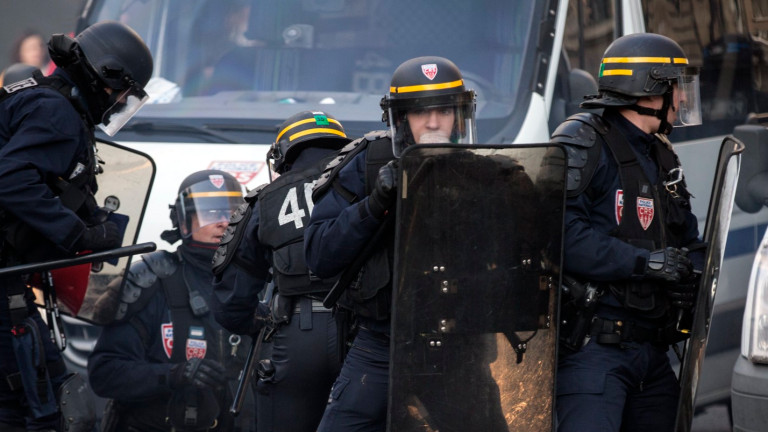 Френската полиция задържа 27 души в мигрантски лагер
