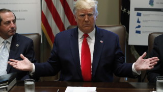 Президентът Доналд Тръмп отново защити решението си да изтегли около