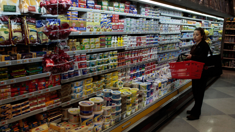 Продават ли световни марки храни с по-лошо качество у нас? Започва проверка