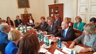 Дончев настоя пред Вишеградската четворка за фокус за бъдещето на ЕС