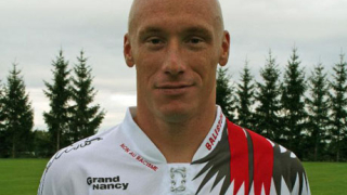 Болтън привлече френски бранител под наем