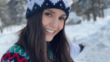 Нина Добрев, снежната й ваканция с Шон Уайт и колко секси е по бански в снега