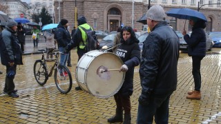 Пред Министерския съвет в София започна протест под наслов Мутри