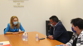 Заместник министър председателят и министър на туризма Марияна Николова обсъди