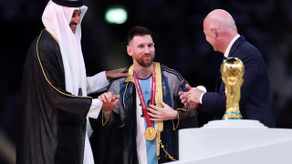 Лионел Меси получи Световния трофей след грандиозната победа над Франция