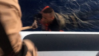 Най малко 35 мигранти се удавиха след като лодката им потъна
