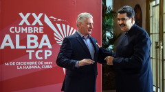 Венецуела увеличи доставките на бензин и храна за Куба