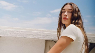 Освен успешен модел от известно време насам Хейли Бийбър вече