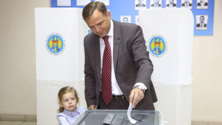 Властите в Молдова съобщиха че проевропейски кандидат който е противник