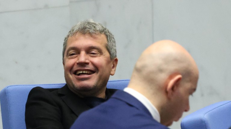 Тошко Йорданов: Пеевски не замести Доган